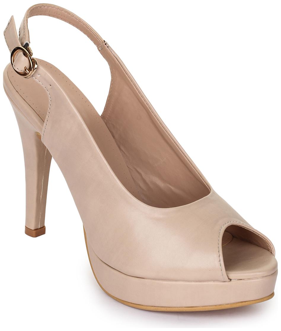 

Bruno Manetti Women Cream Pumps