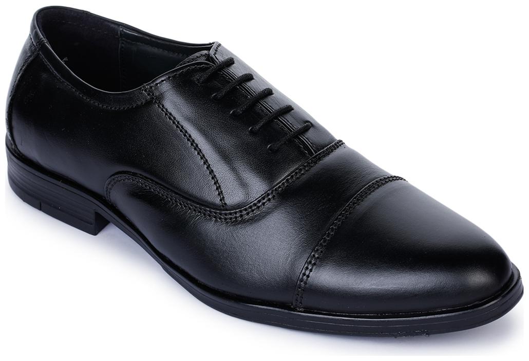 

Bruno Manetti Men Black Derby Formal Shoes