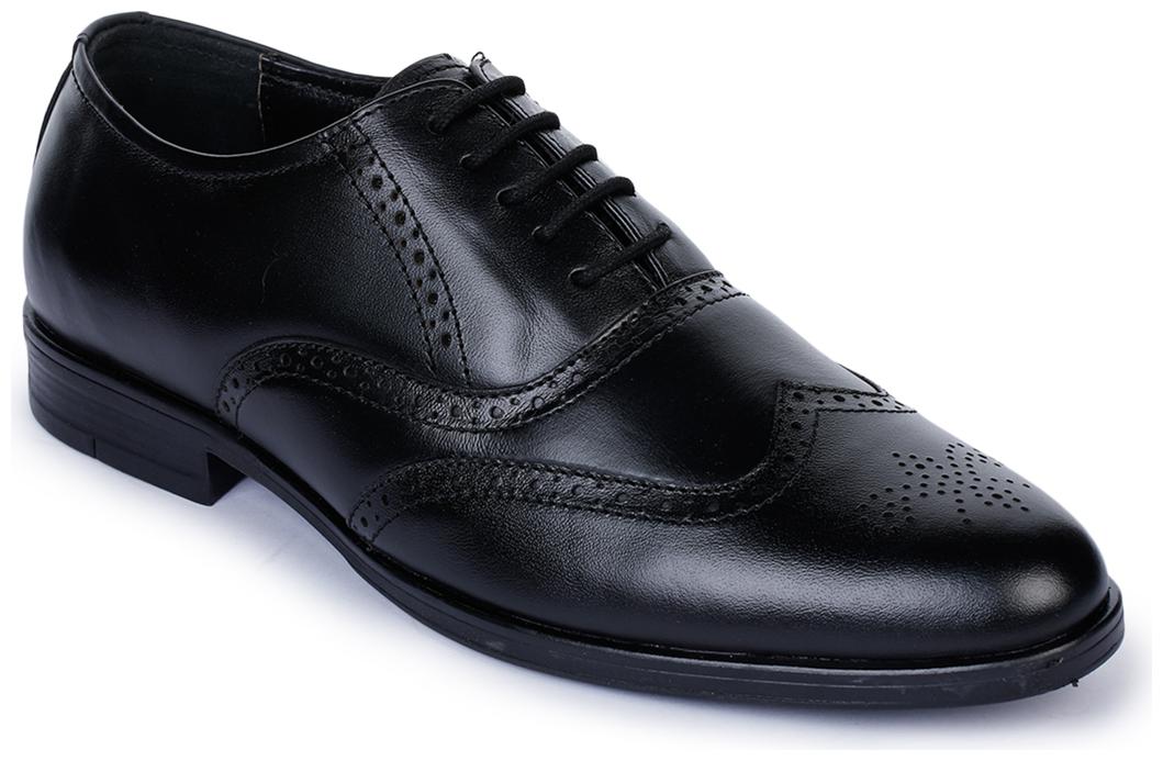 

Bruno Manetti Men Black Derby Formal Shoes