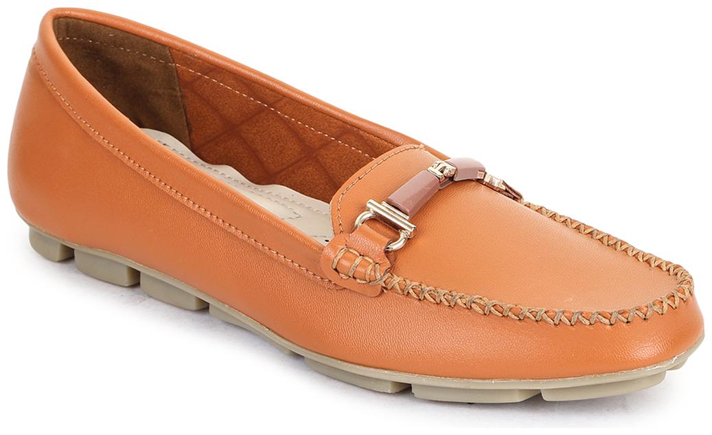 

Bruno Manetti Women Tan Loafers
