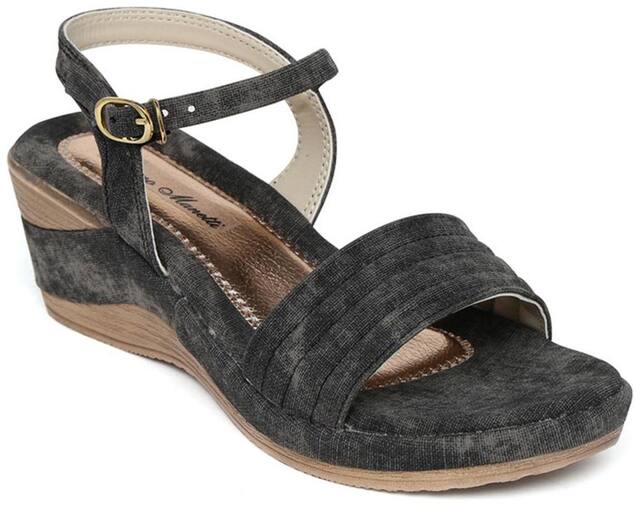 Bruno Manetti Black Wedges