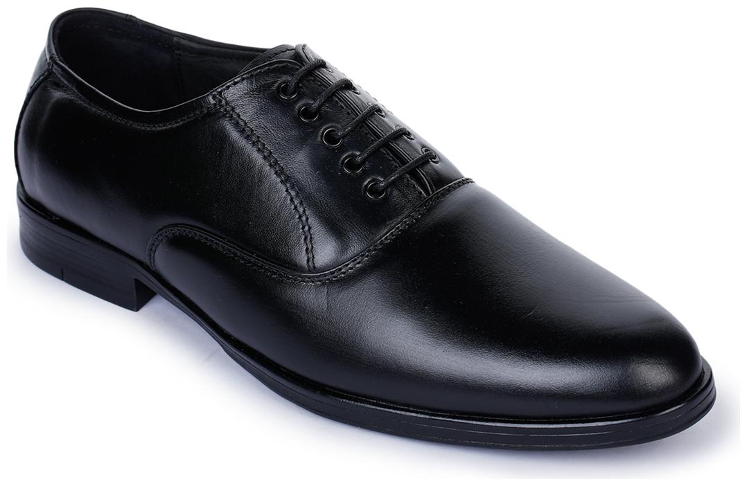 

Bruno Manetti Men Black Derby Formal Shoes