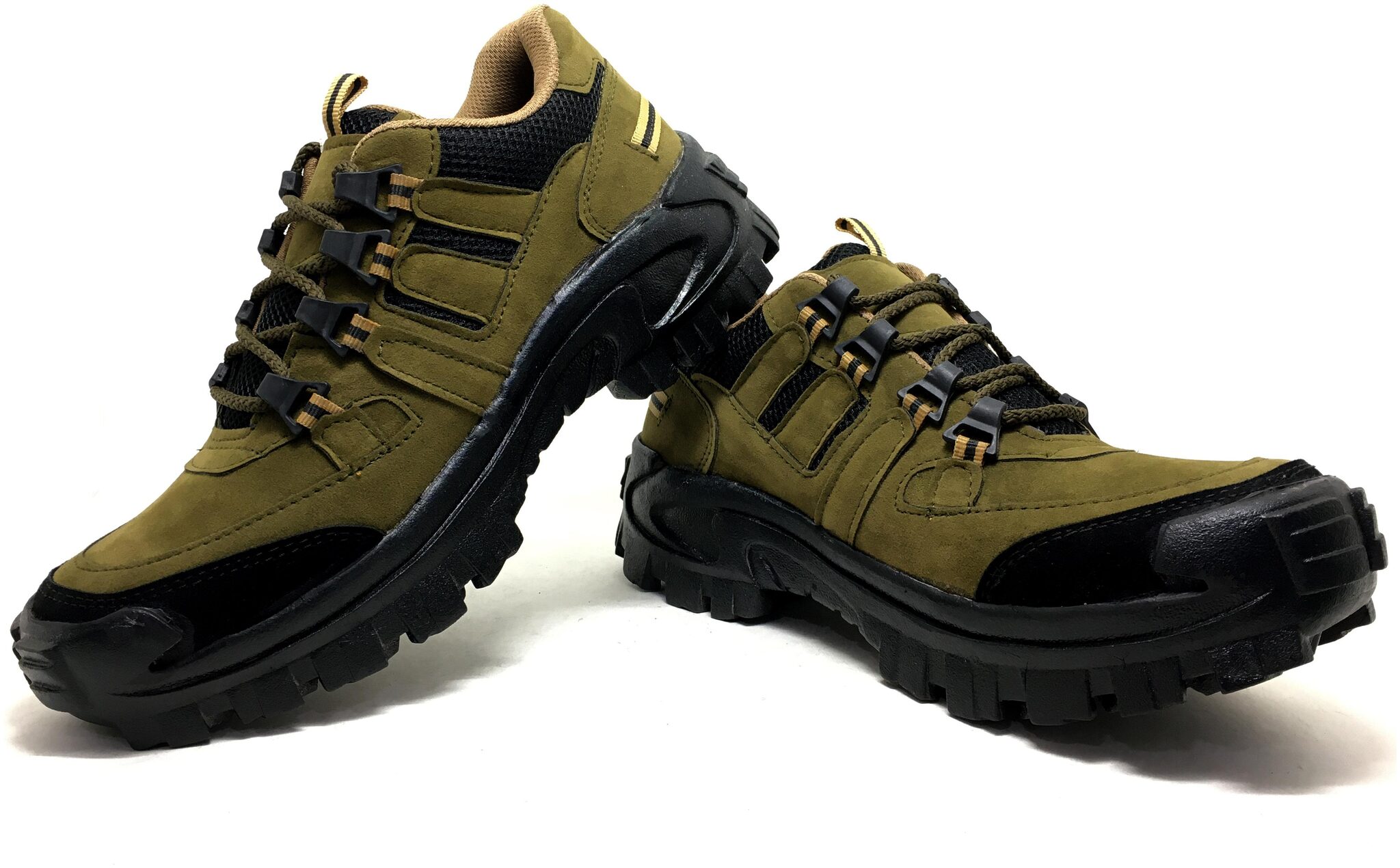 

Castoes Men Green Outdoor Boots - 550GRR