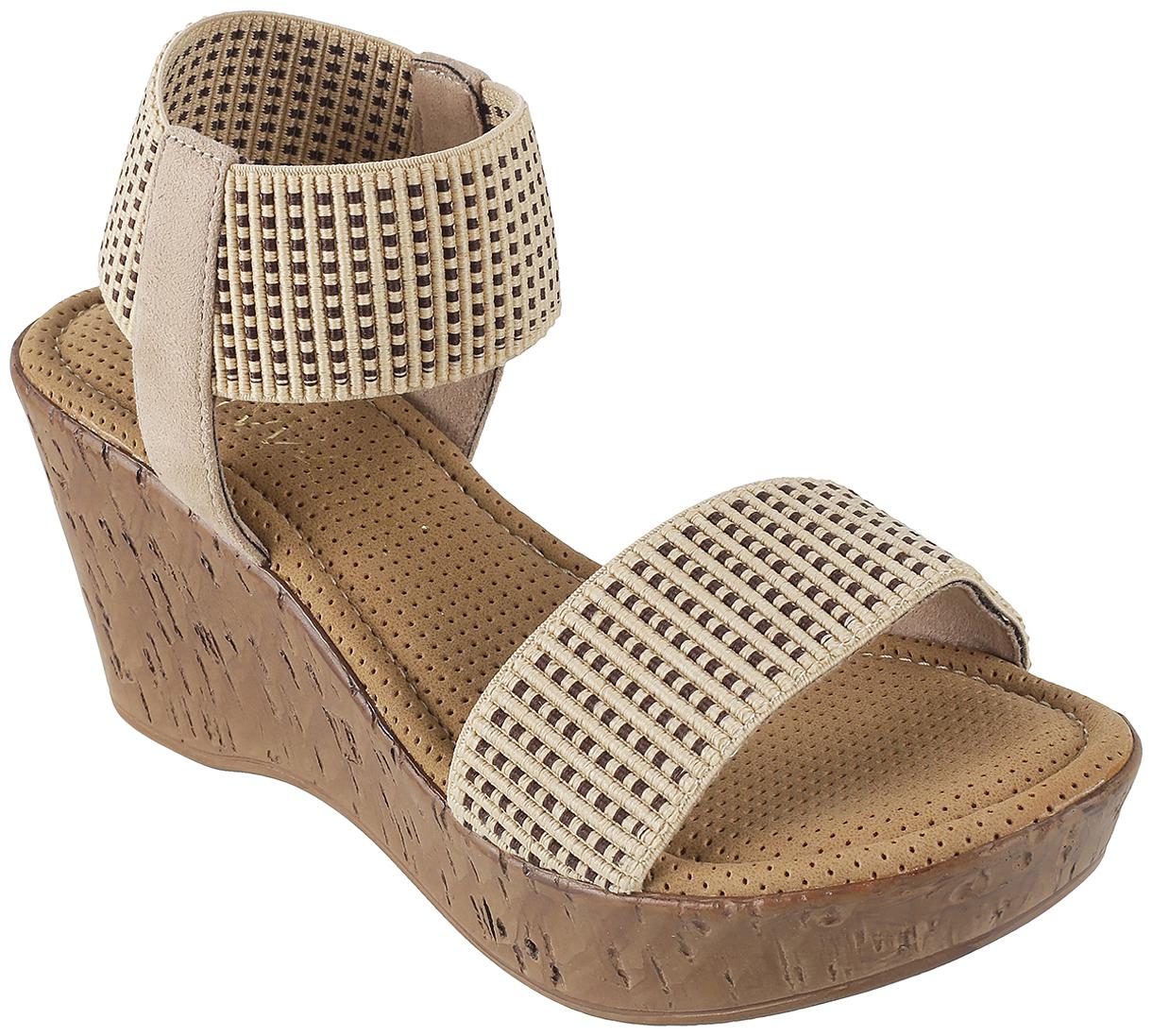 

Catwalk Women Beige Wedges