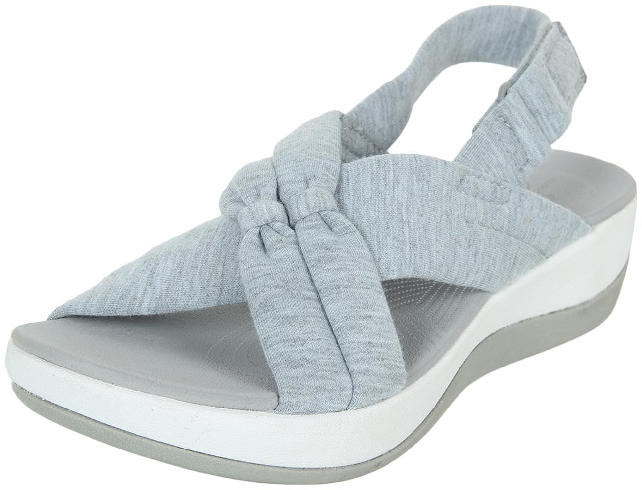 

Clarks Women Grey Floaters