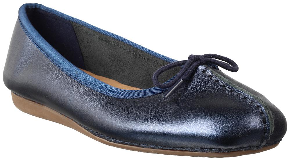 

Clarks Women Blue Bellies