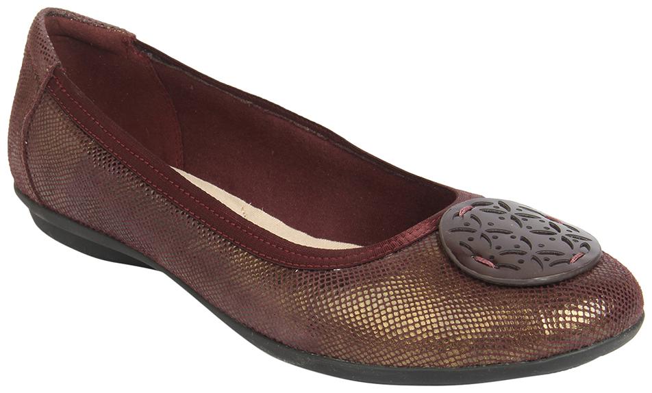 

Clarks Women Burgundy Bellies