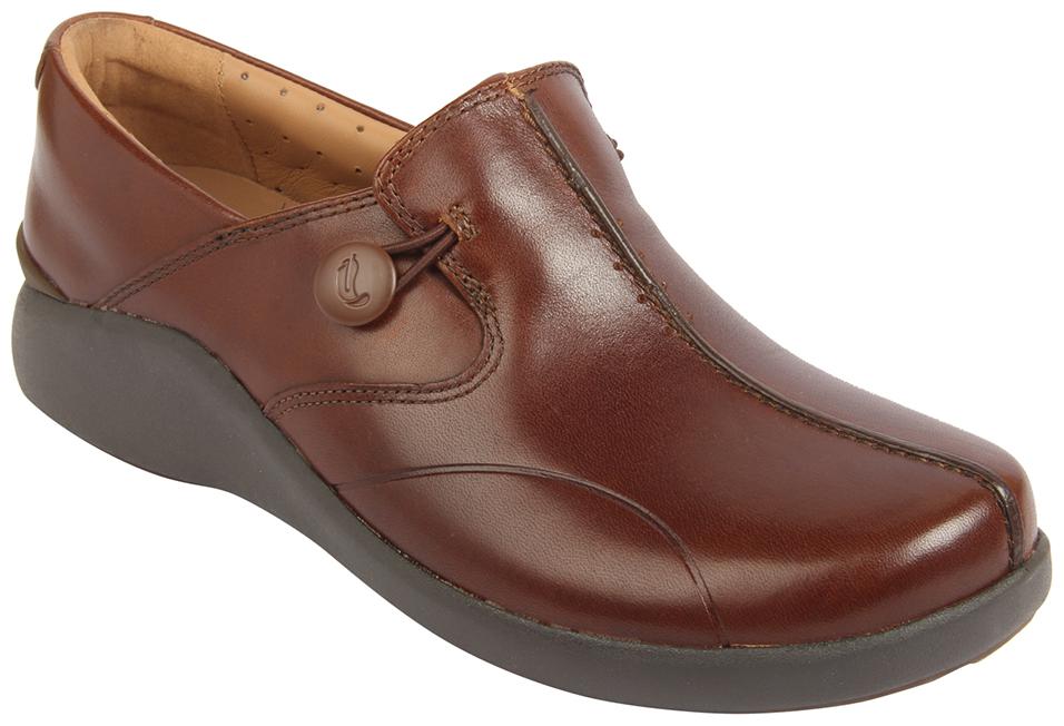 

Clarks Women Tan Loafers