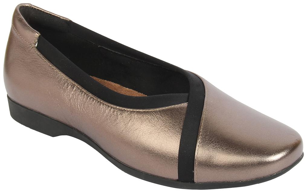 

Clarks Women Silver Bellies