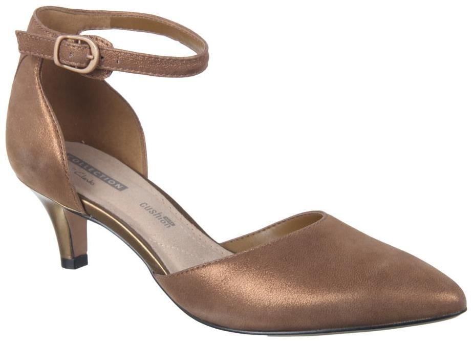 

Clarks Women Brown Pumps