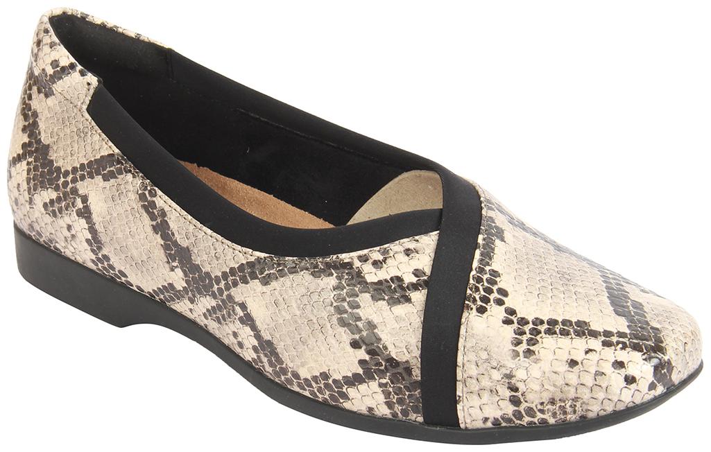 

Clarks Women Multi Bellies
