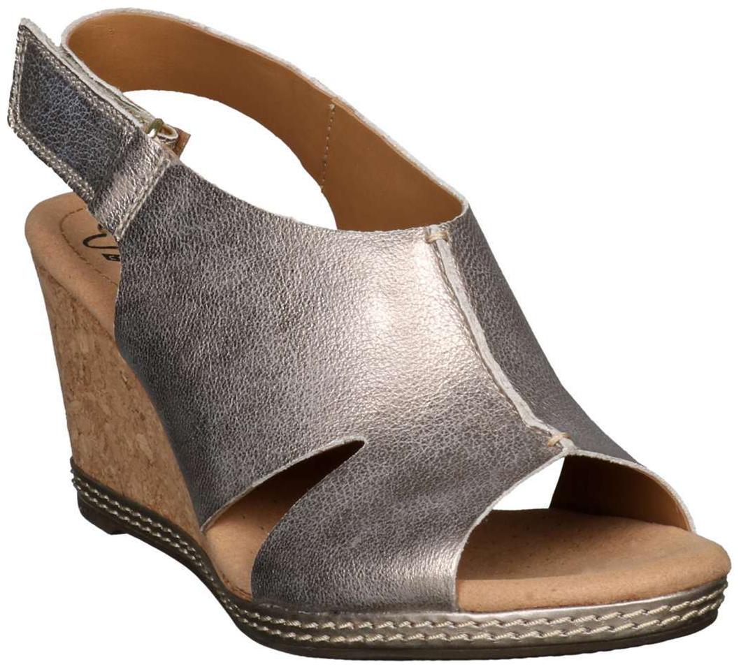 

Clarks Women Brown Sandals