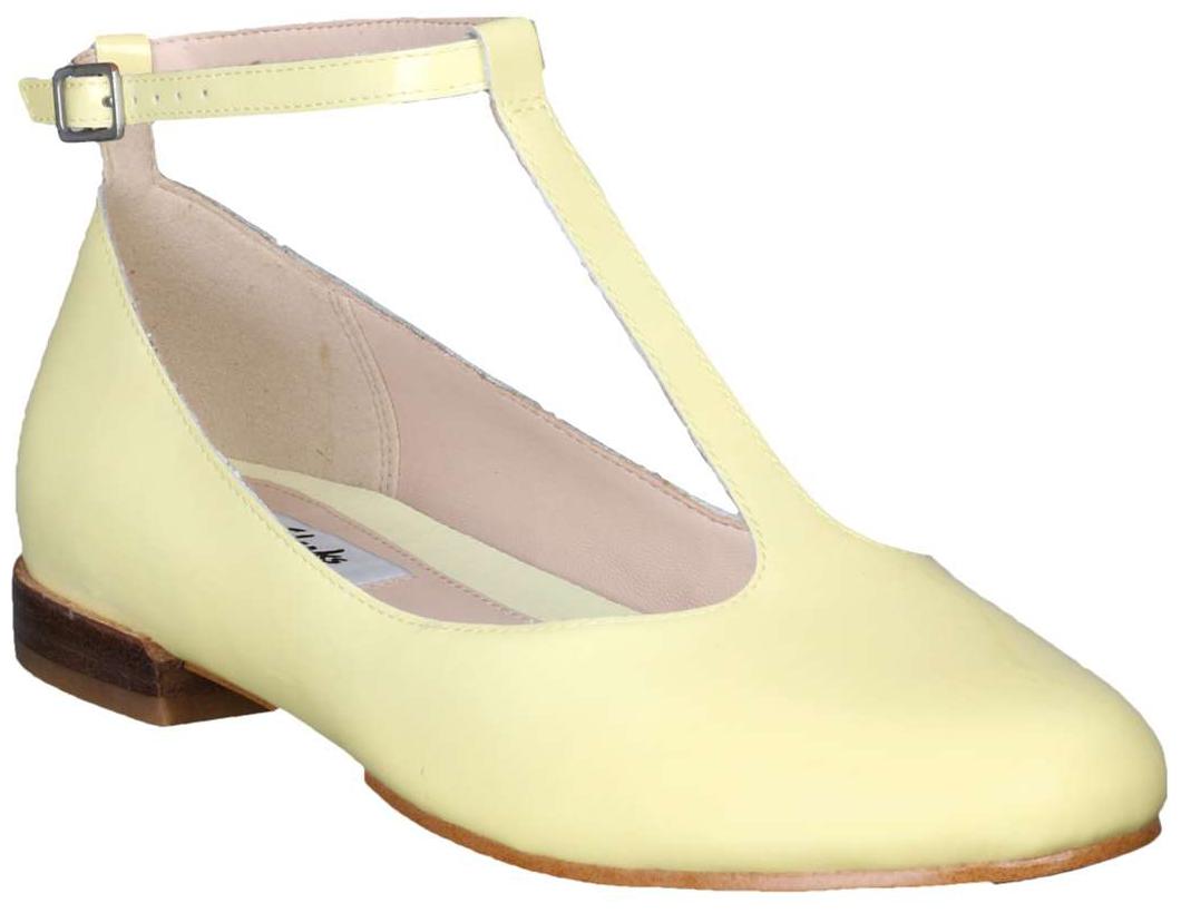 

Clarks Women Yellow Bellies