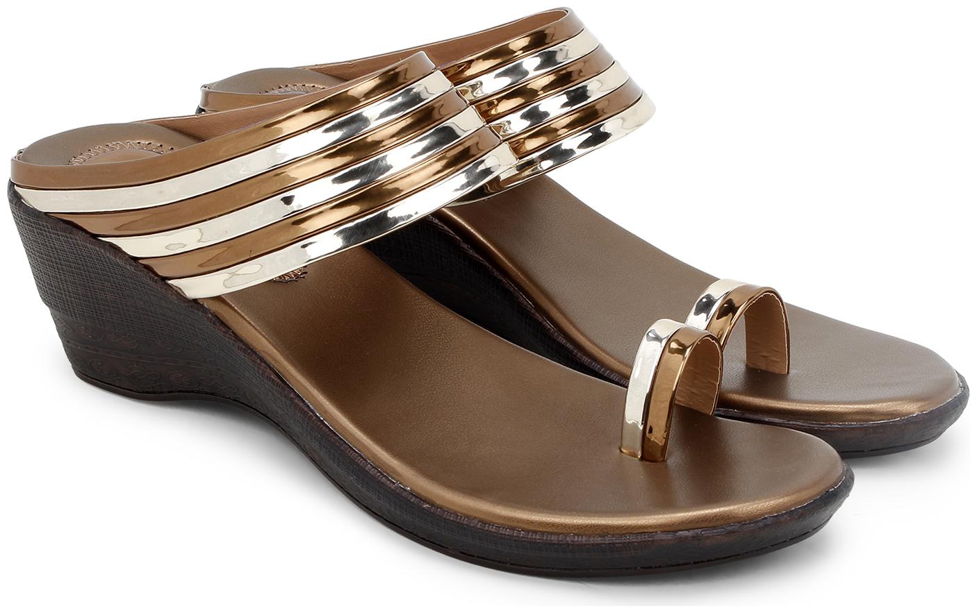 

Clouter hub Women Copper Wedges