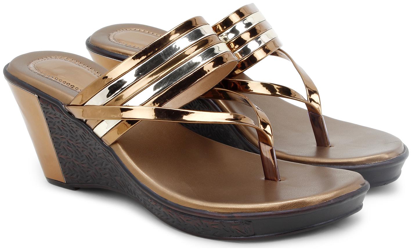 

Clouter hub Women Copper Wedges