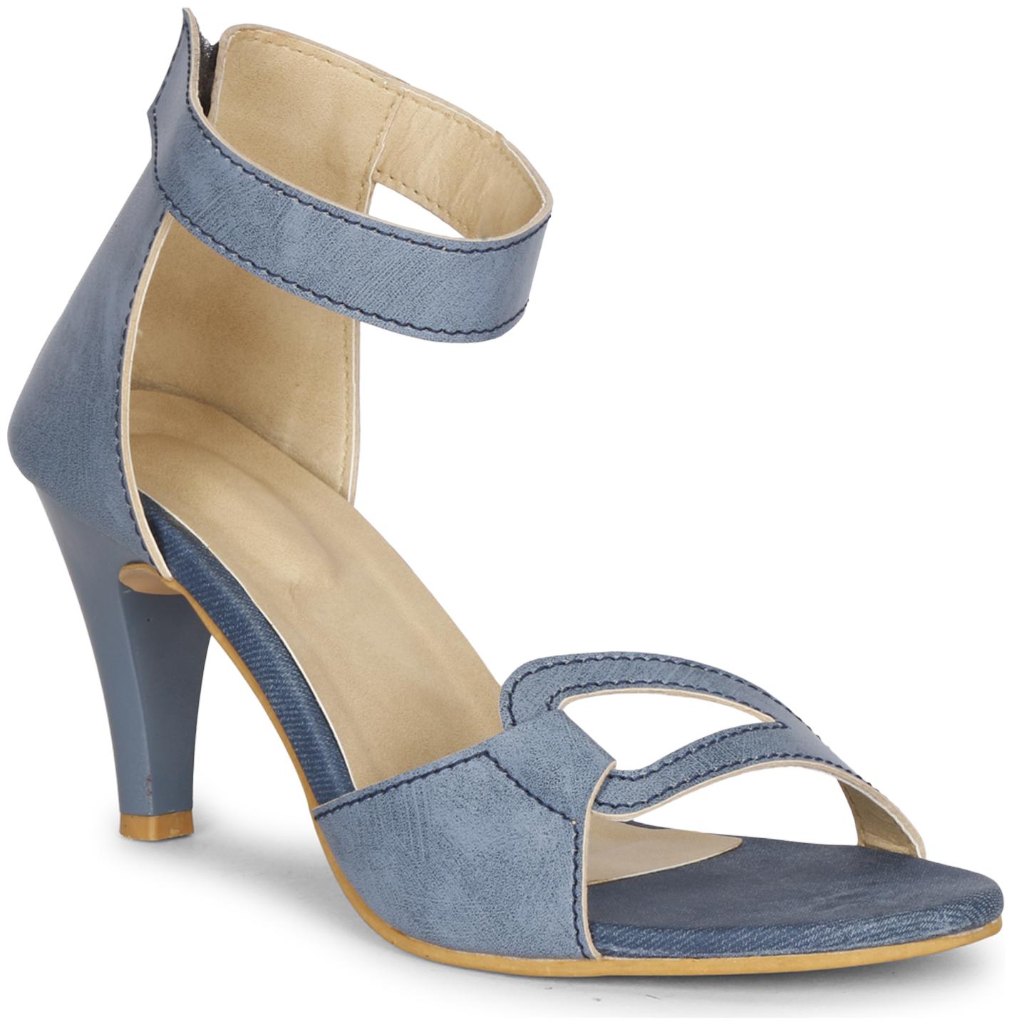 

Commander Women Blue Pumps
