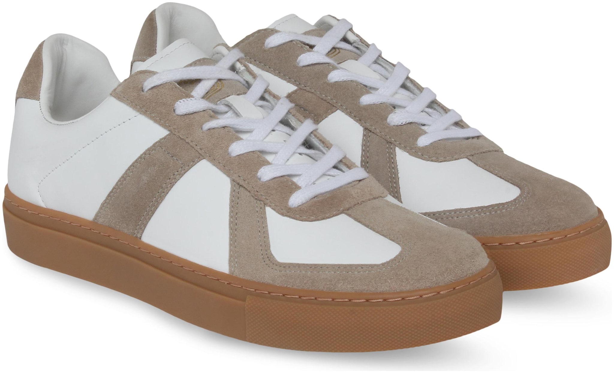 

DCYPHR Men White Beige Sneakers