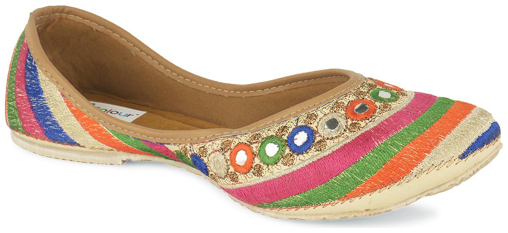 

DESI COLOUR Women Beige Mojaris