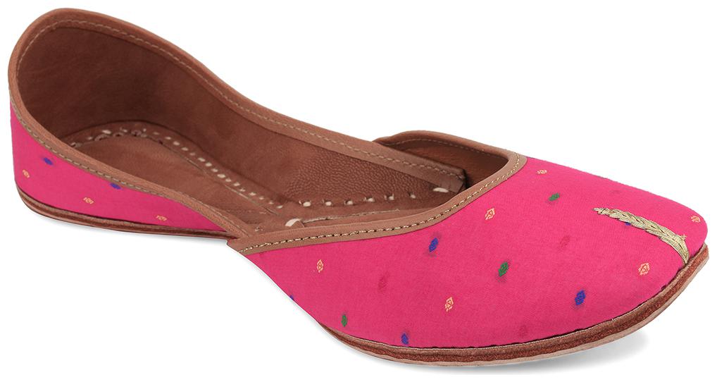

DESI COLOUR Women Pink Mojaris