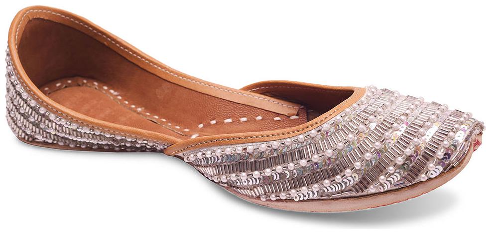 

DESI COLOUR Women Silver Mojaris