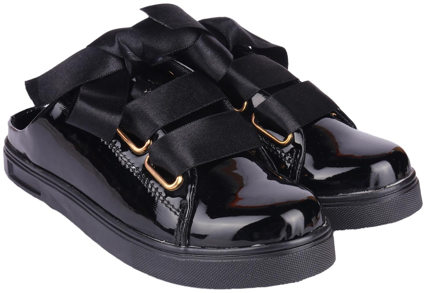 

Do Bhai Women Black Casual Shoes