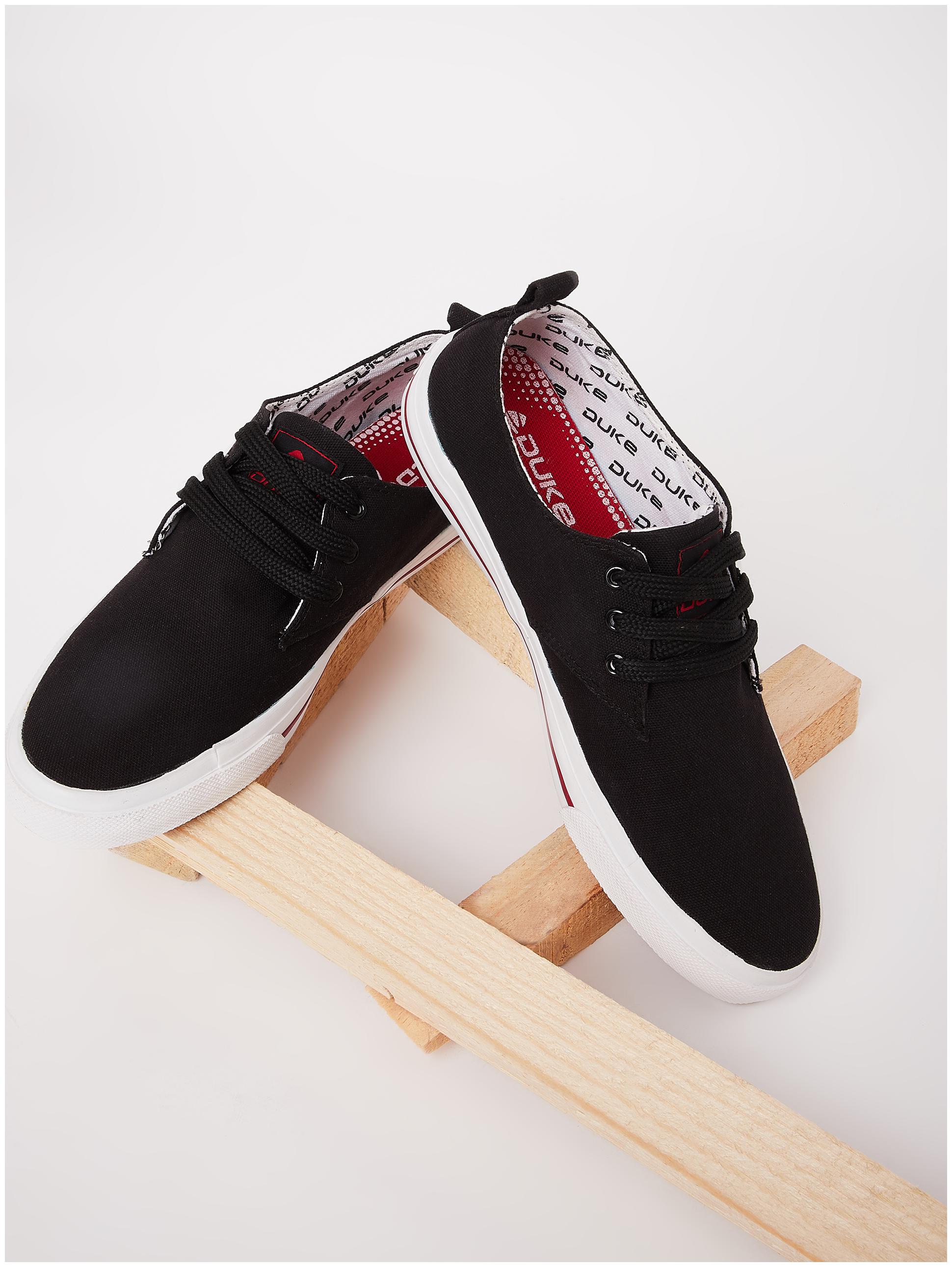 

Duke Men Black Sneakers