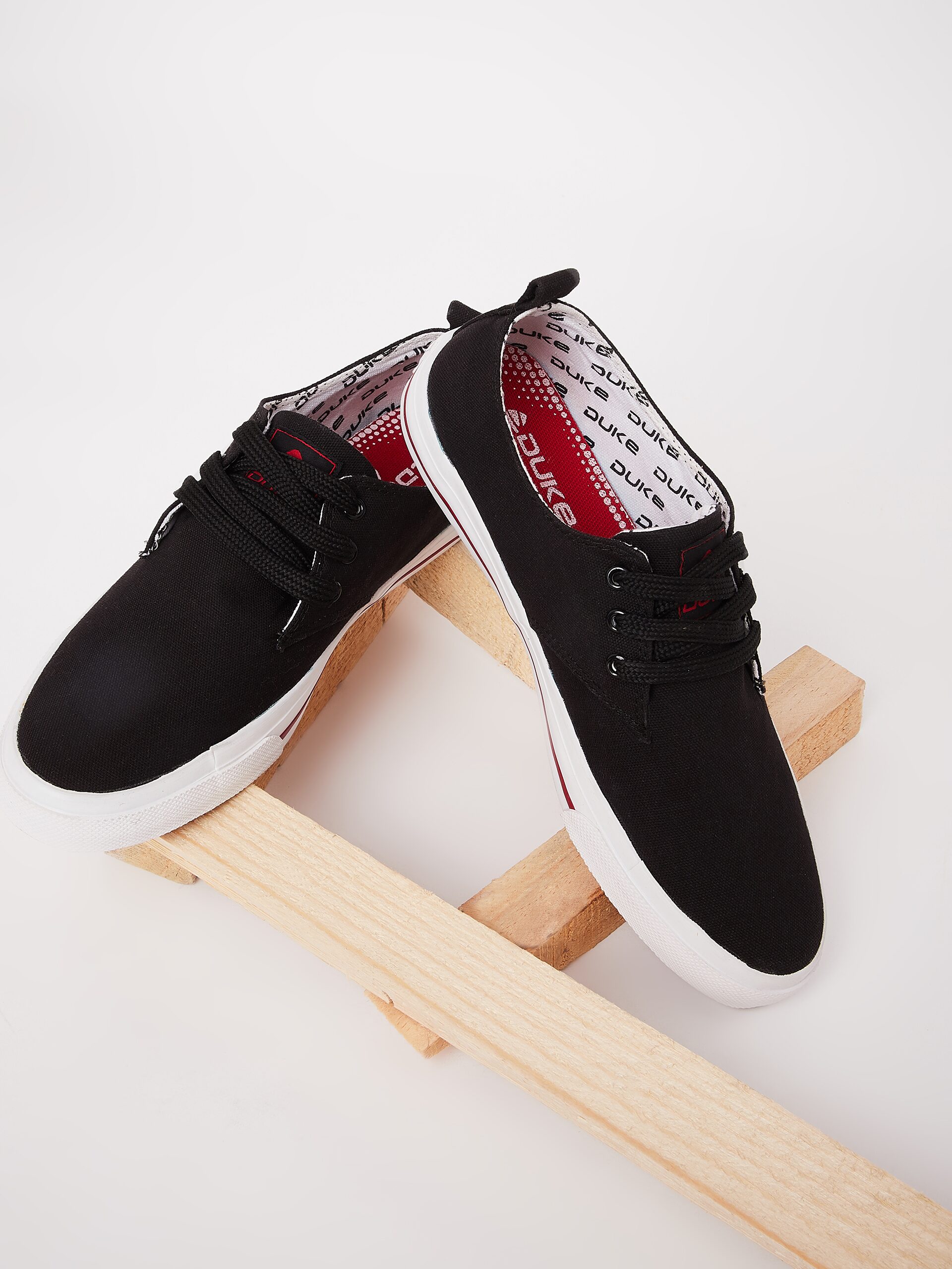 

Duke Men Black Sneakers