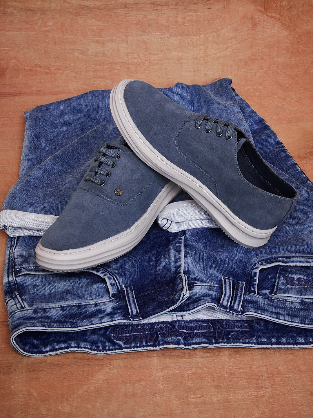 

Duke Men Blue Sneakers