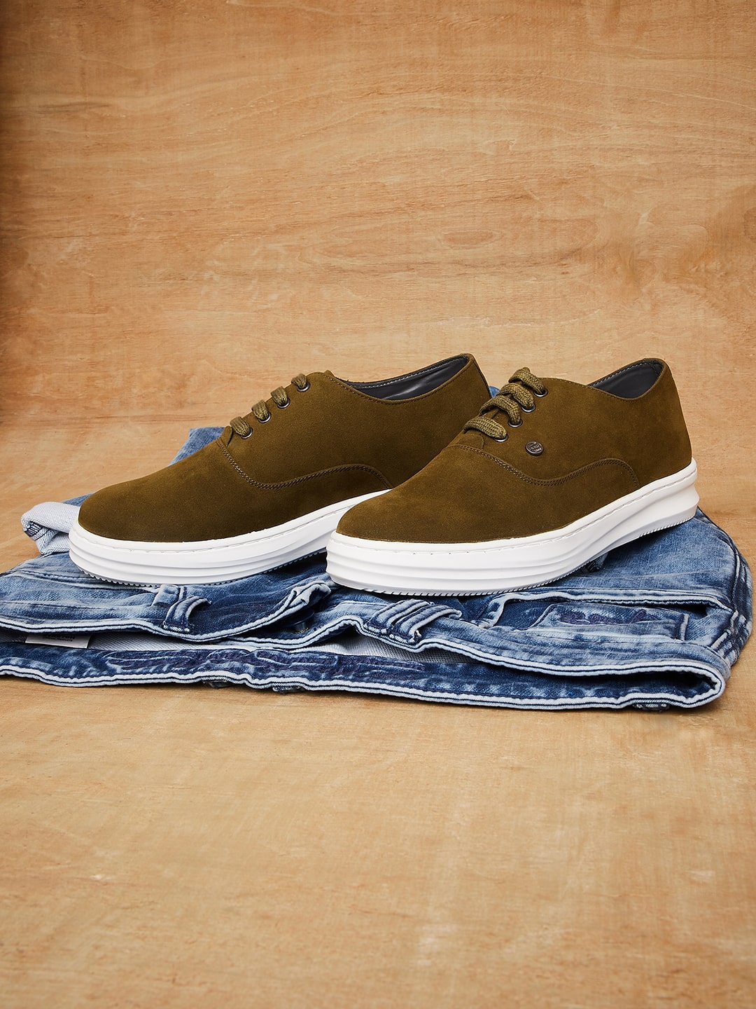 

Duke Men Green Sneakers