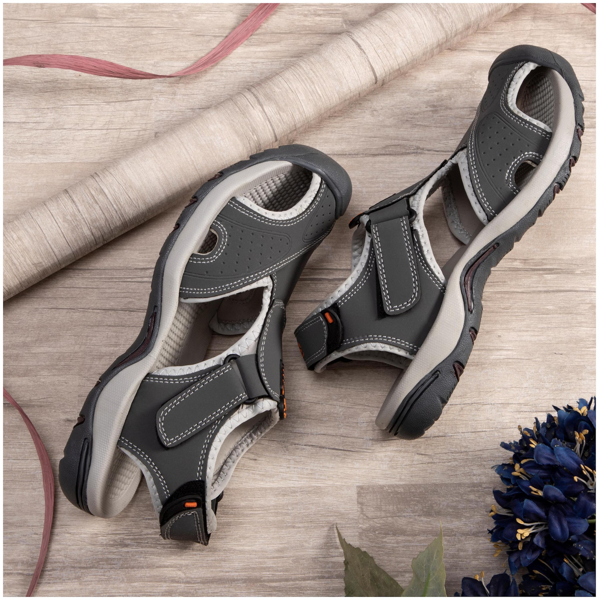 

Duke Men Grey Sandals