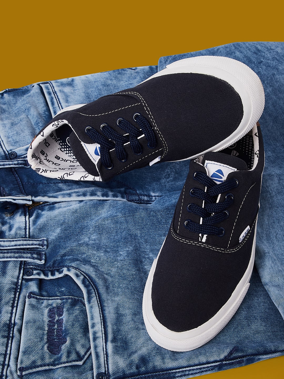 

Duke Men Navy Blue Sneakers