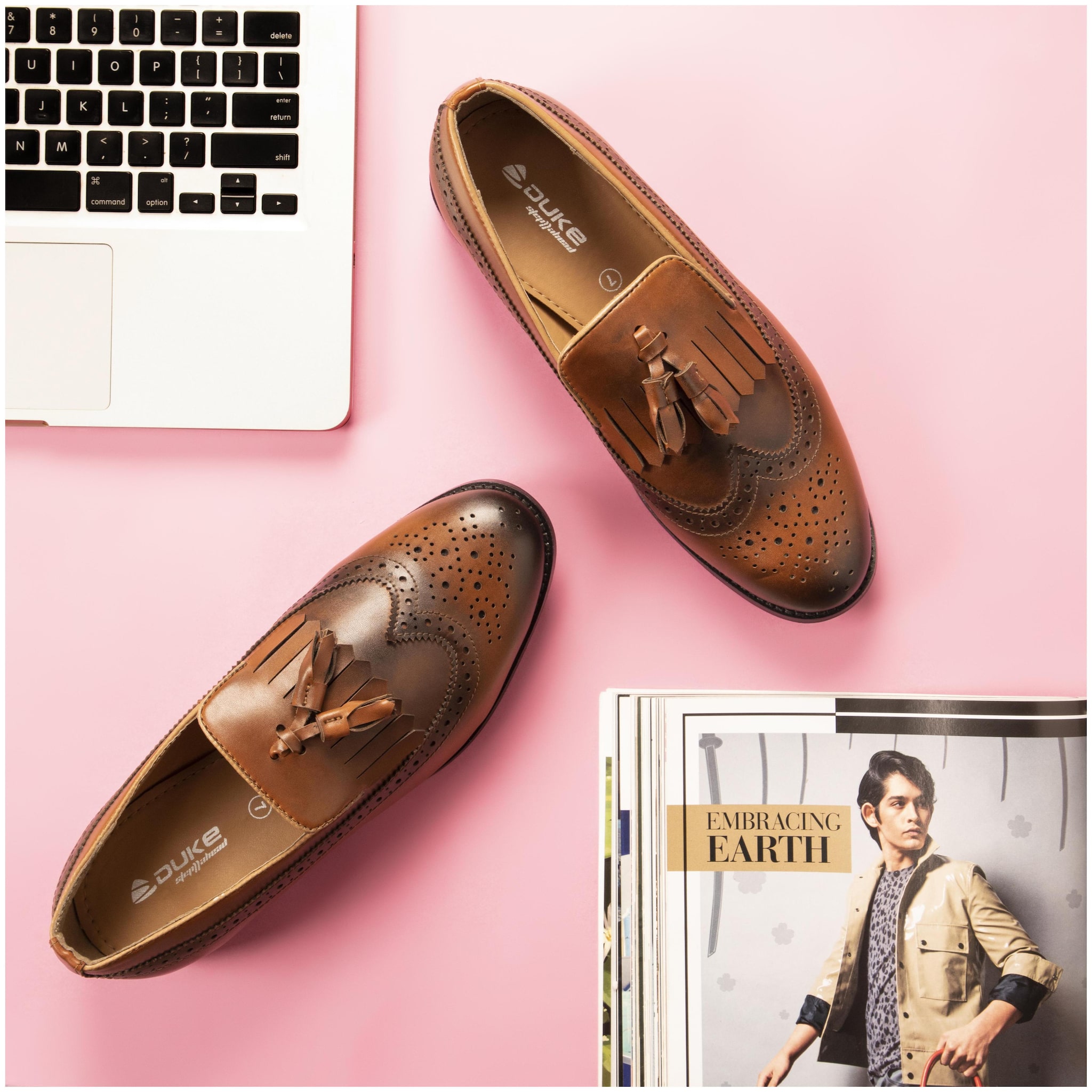 

Duke Men Tan Loafers