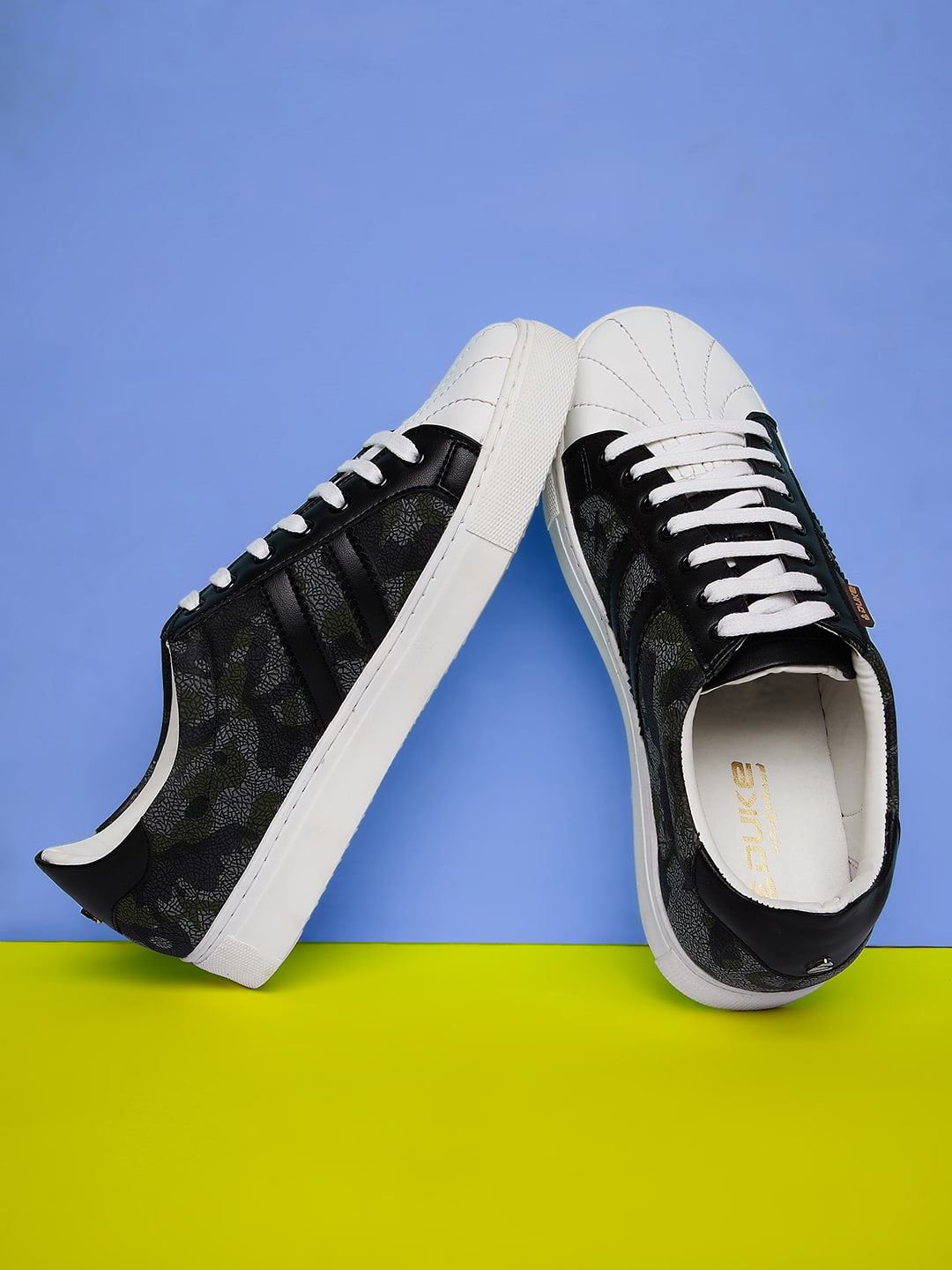 

Duke Men Black Sneakers