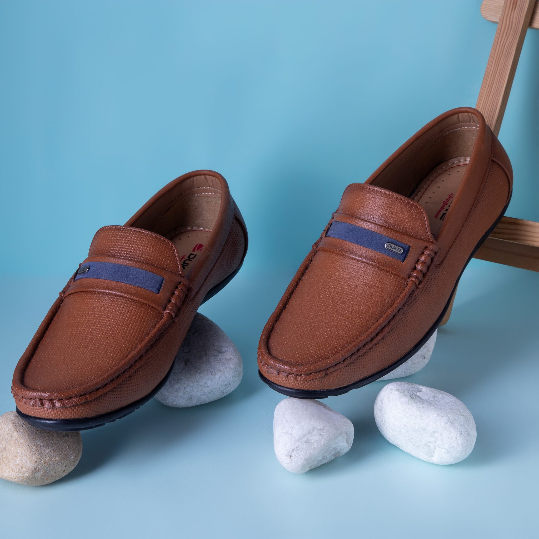 

Duke Men Tan Loafers