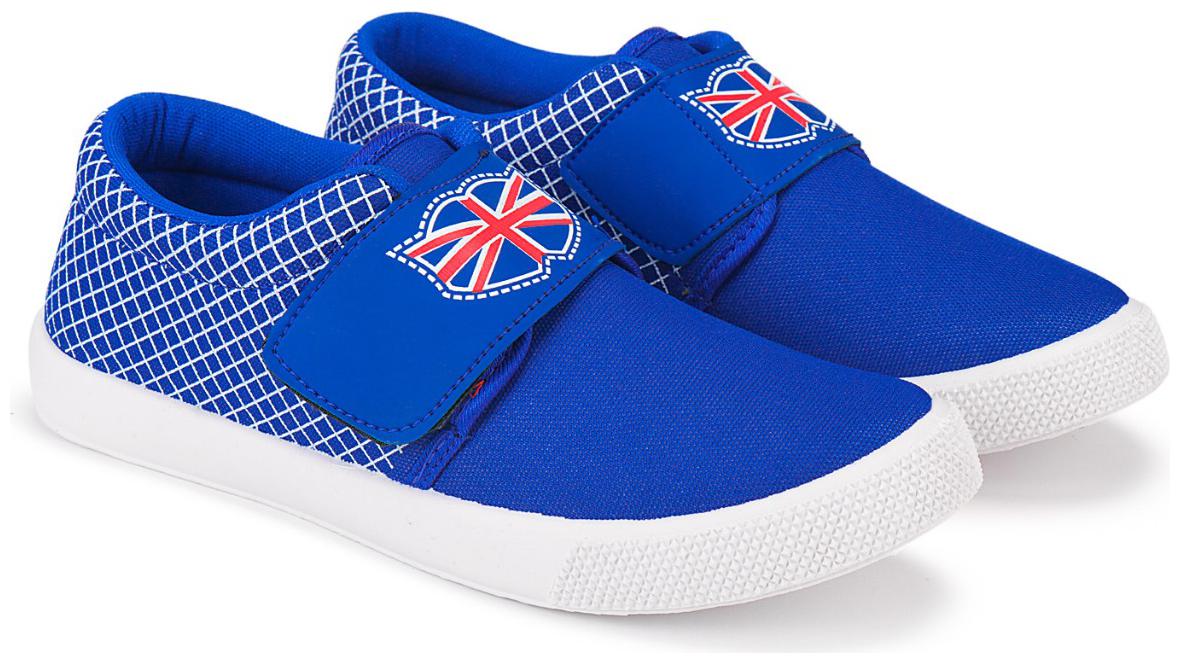 

Earton Men Blue Loafers
