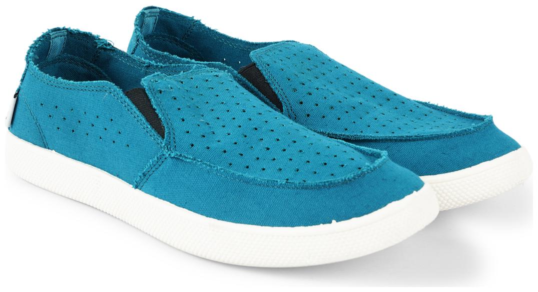 

Earton Men Blue Loafers