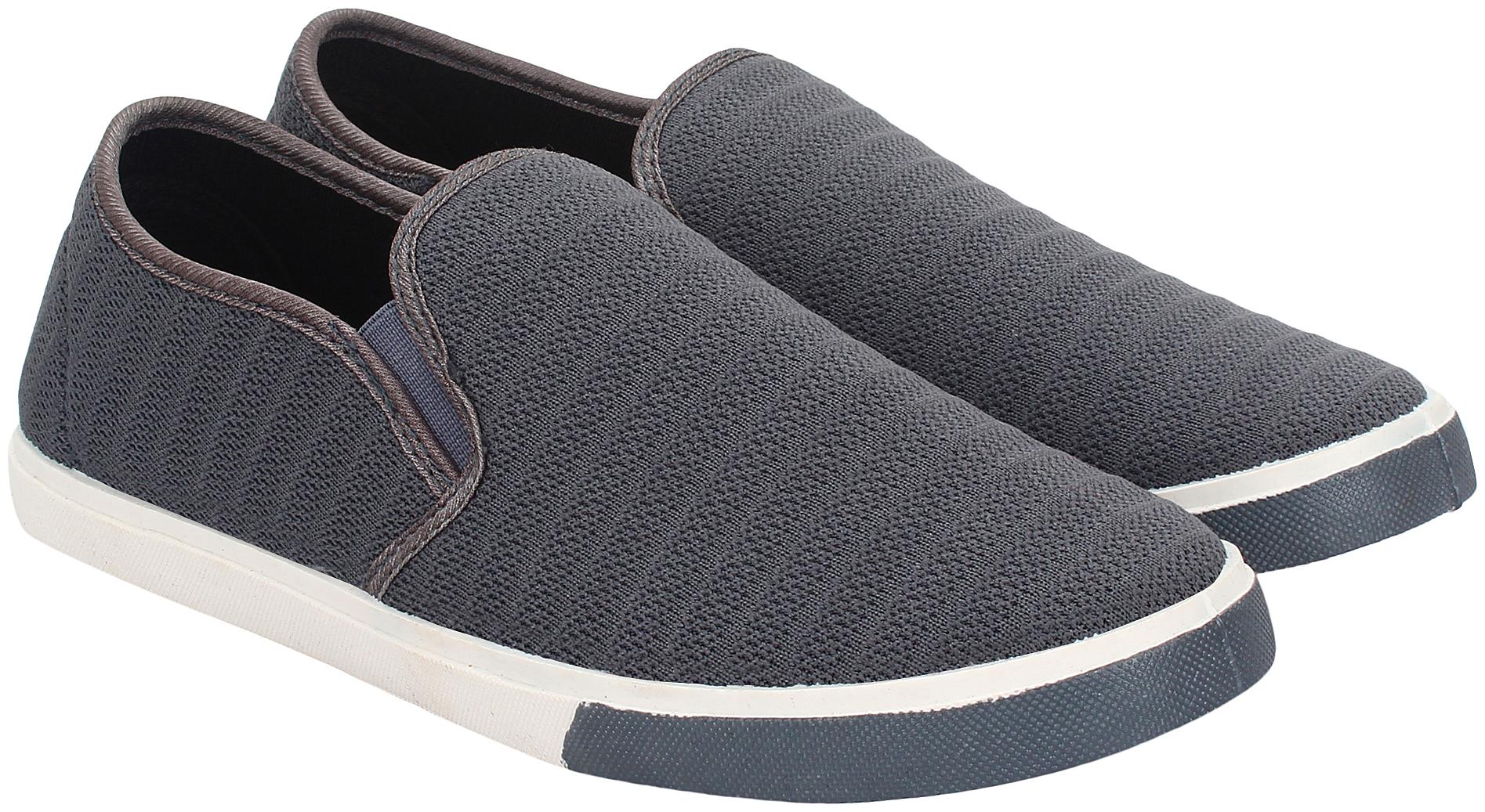 

Earton Men Grey Loafers