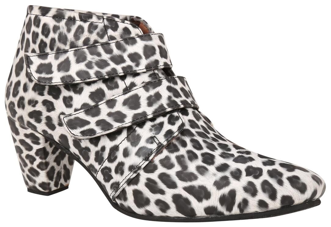 

Exotique Women s Leopord Print Casual Boots(EL0032BK)
