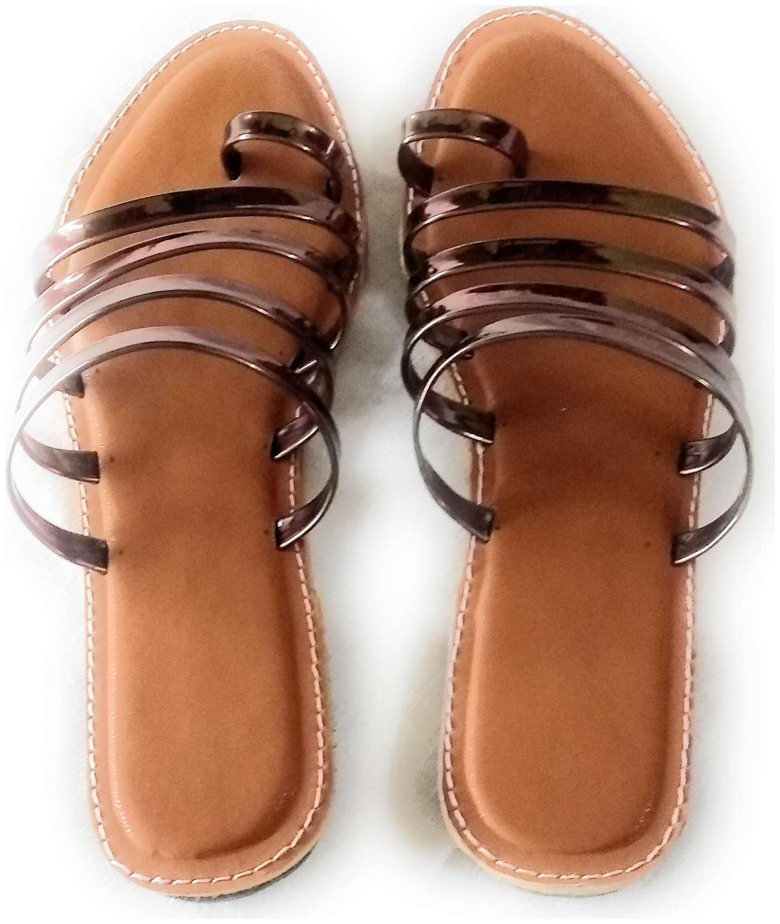 

Fahion World Flat Slippers for women in modern style partywear