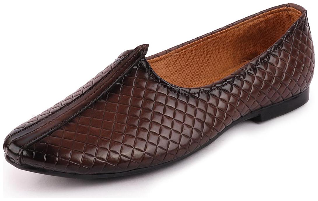 

Fausto Men s Brown Ethnic Jutis and Mojaris