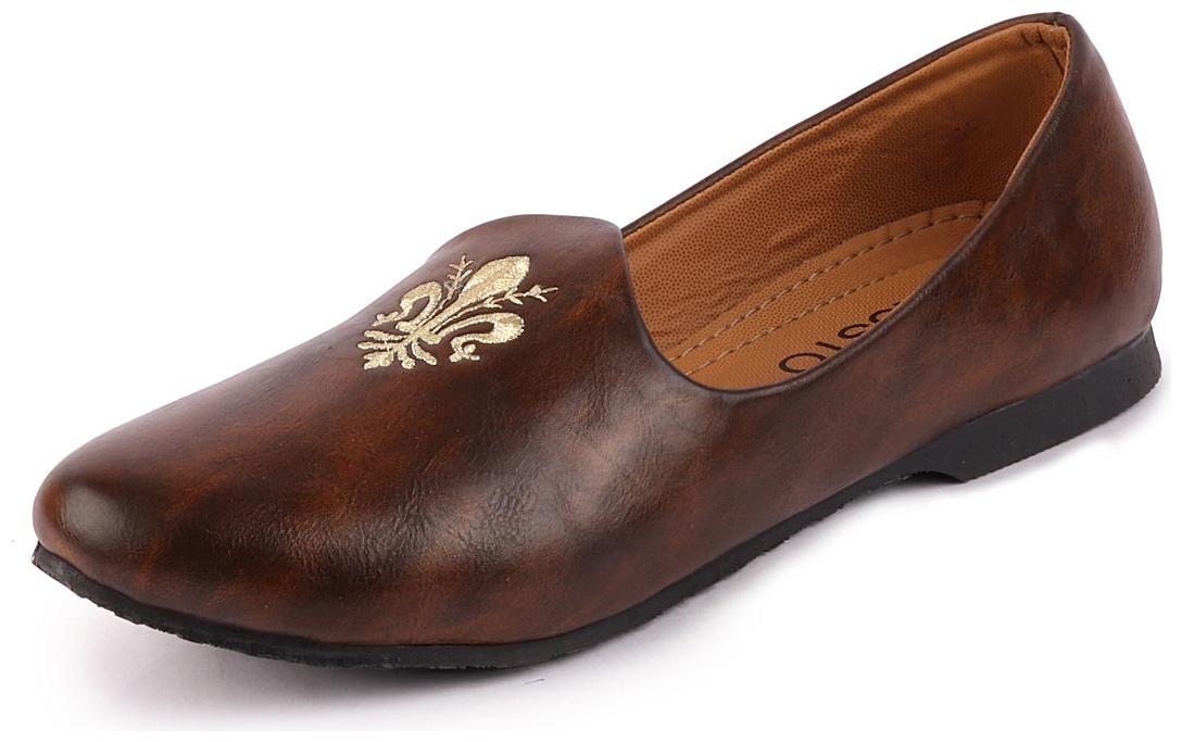 

Fausto Men s Brown Ethnic Jutis and Mojaris