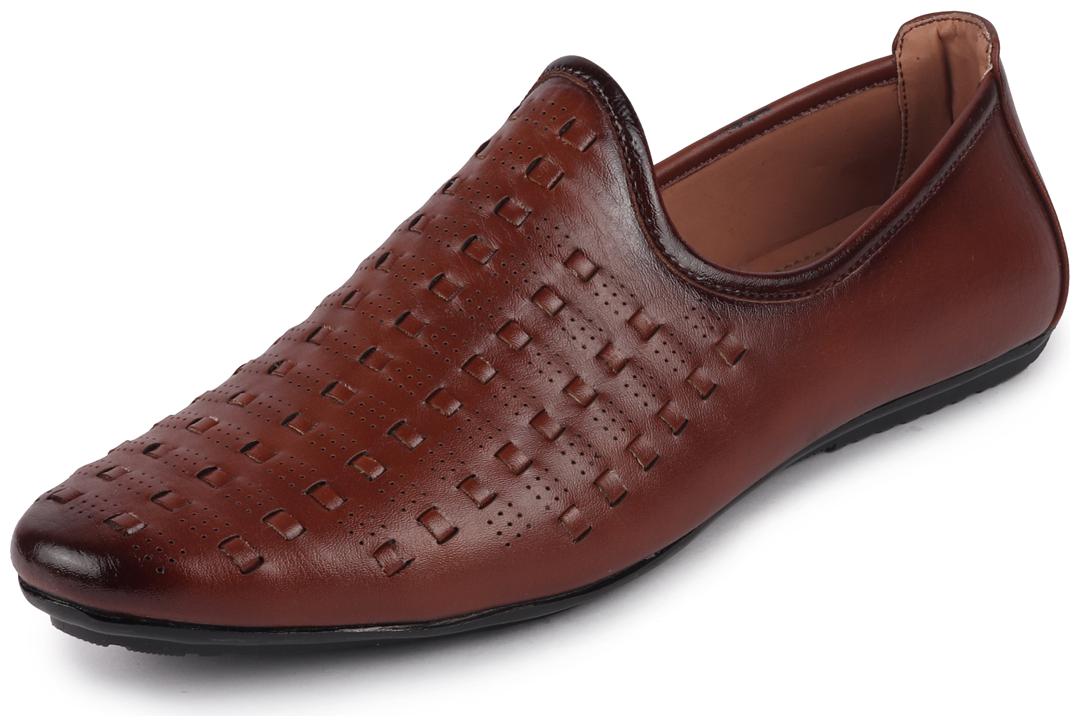 

FAUSTO Men s Tan Ethnic Round Toe Juttis Mojaris