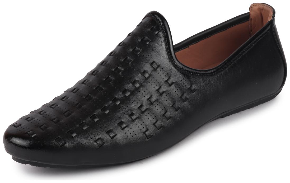 

FAUSTO Men s Black Ethnic Round Toe Juttis Mojaris