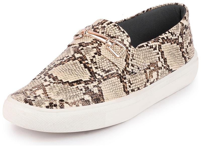 

FAUSTO Women Cream Loafers