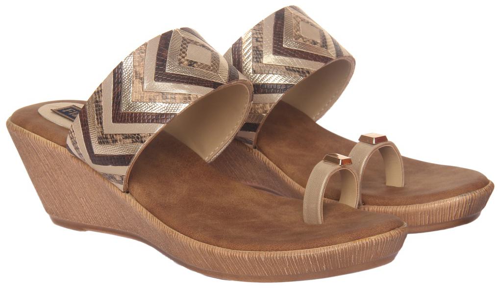 

Flat n Heels Women Gold Wedges
