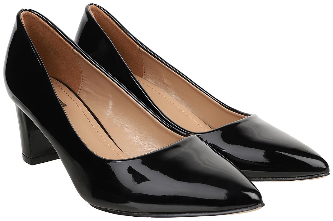 

Flat n Heels Women Black Pumps