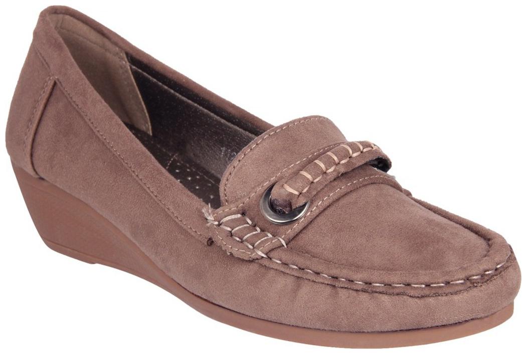 

Flat n Heels Women Beige Loafers