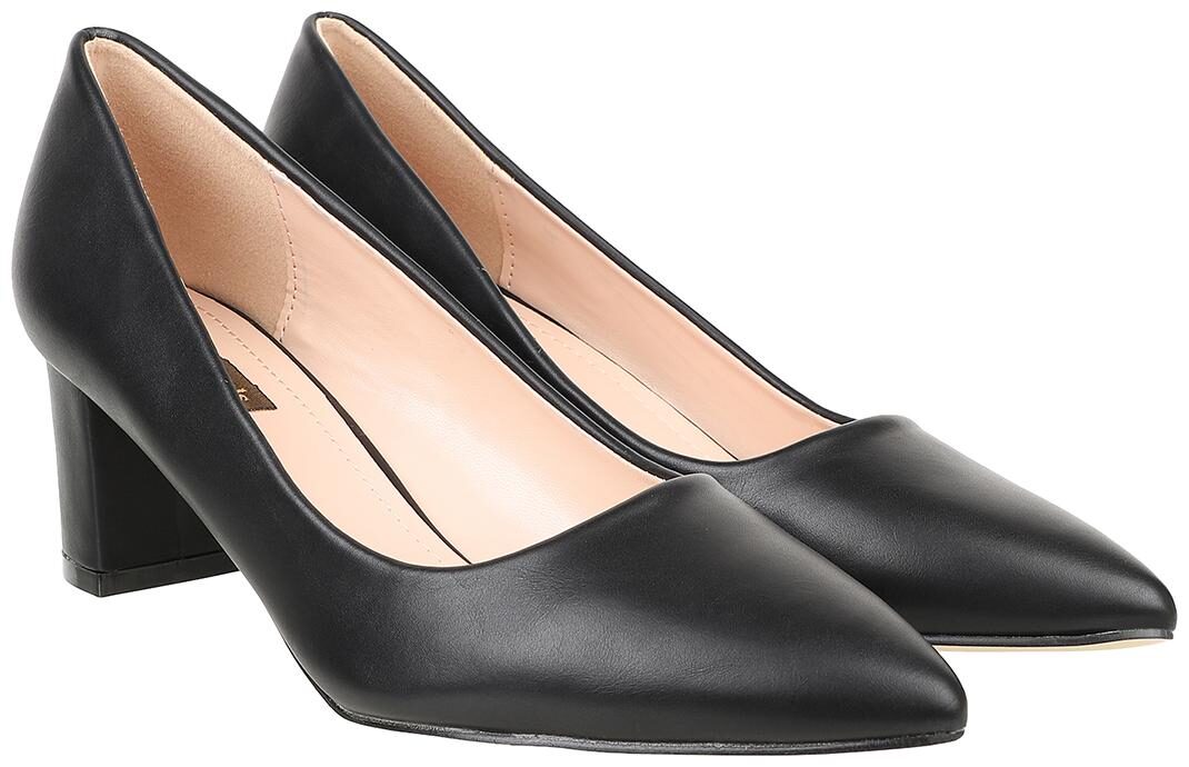 

Flat n Heels Women Black Pumps