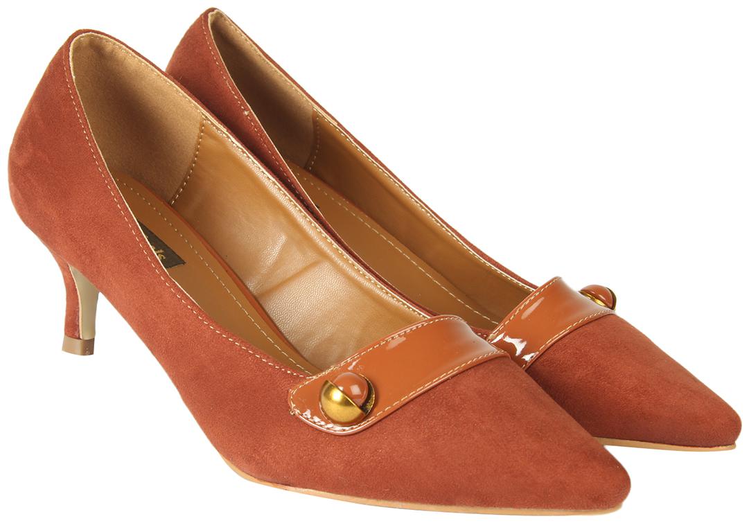

Flat n Heels Women Tan Pumps