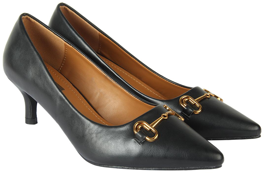 

Flat n Heels Women Black Pumps